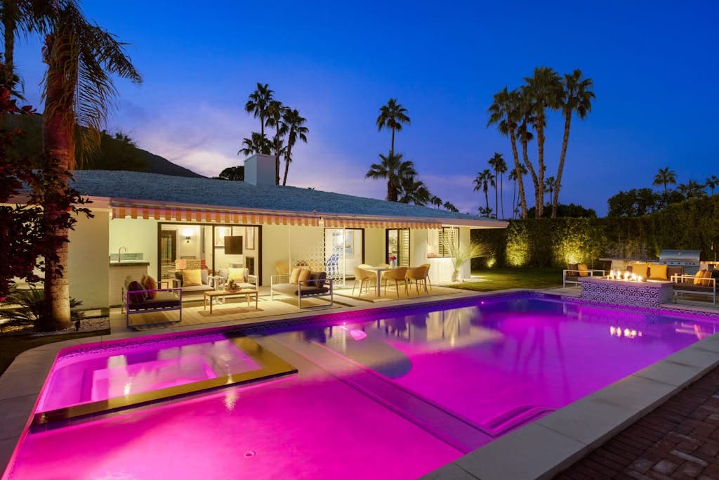 Monroe Hideaway - Image 37