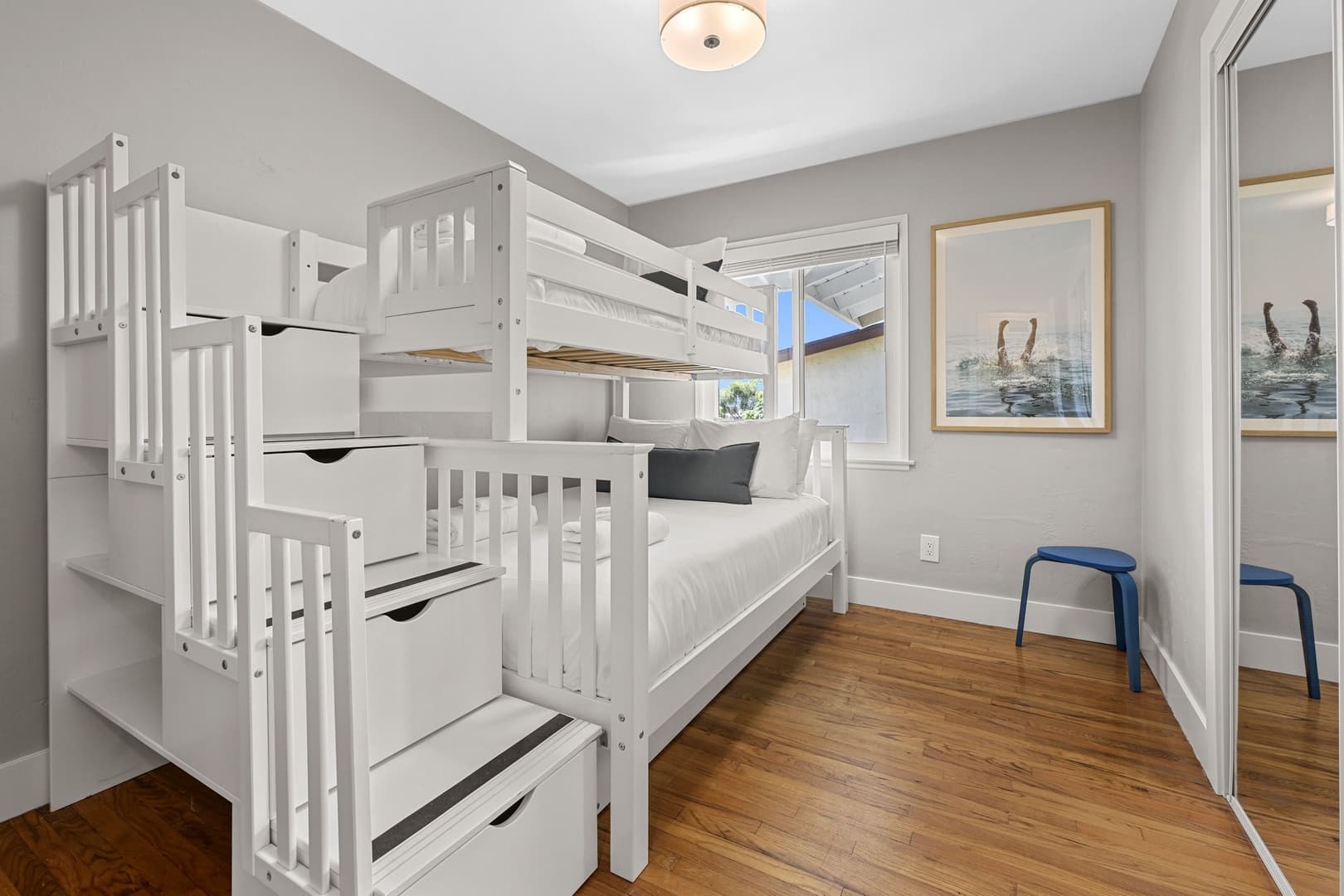 Pacific Beach Retreat - Image 23