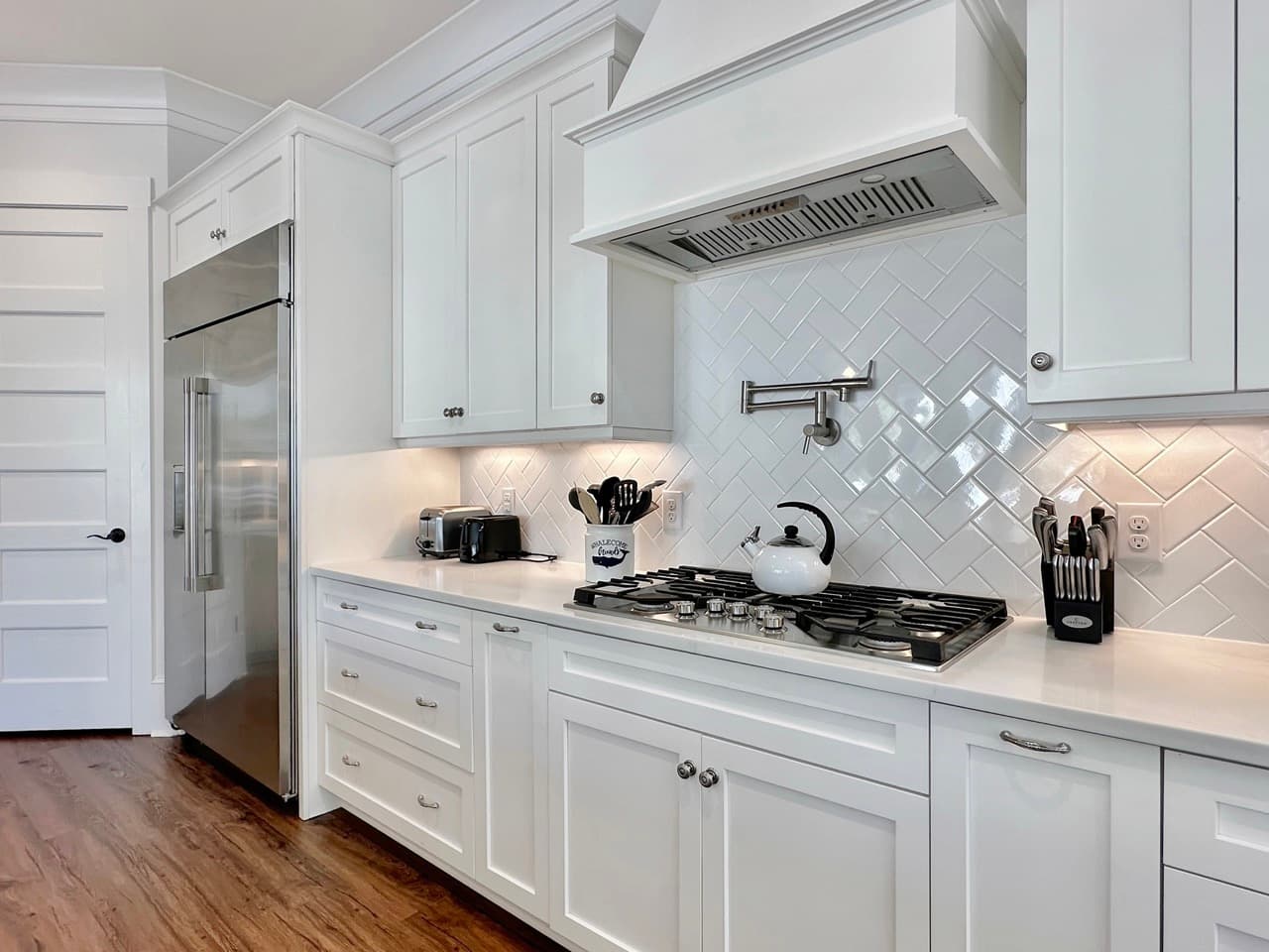 Modern Isle - Image 7