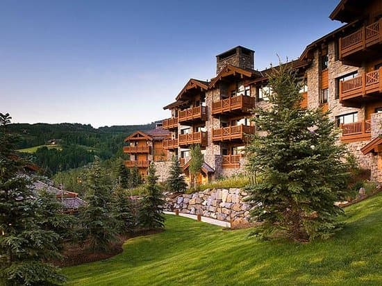 Lay Of The Land At Hummingbird Lodge - Image 1