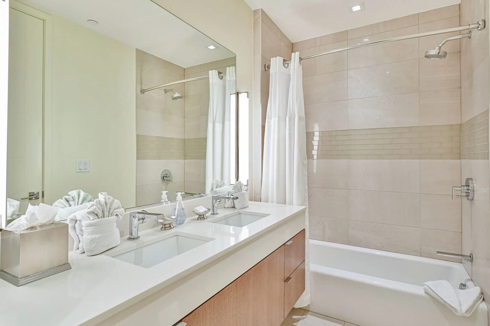 Lift Residence #414 - Image 9