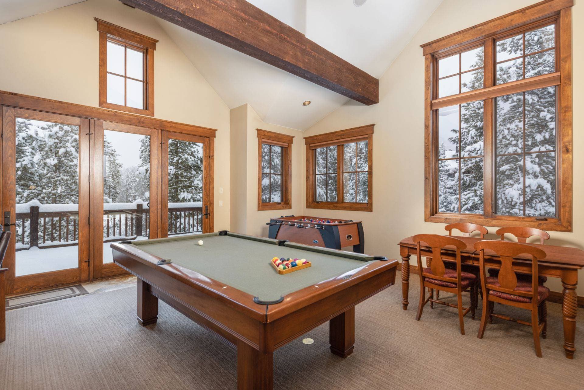 Last Nickel Lodge - Image 10