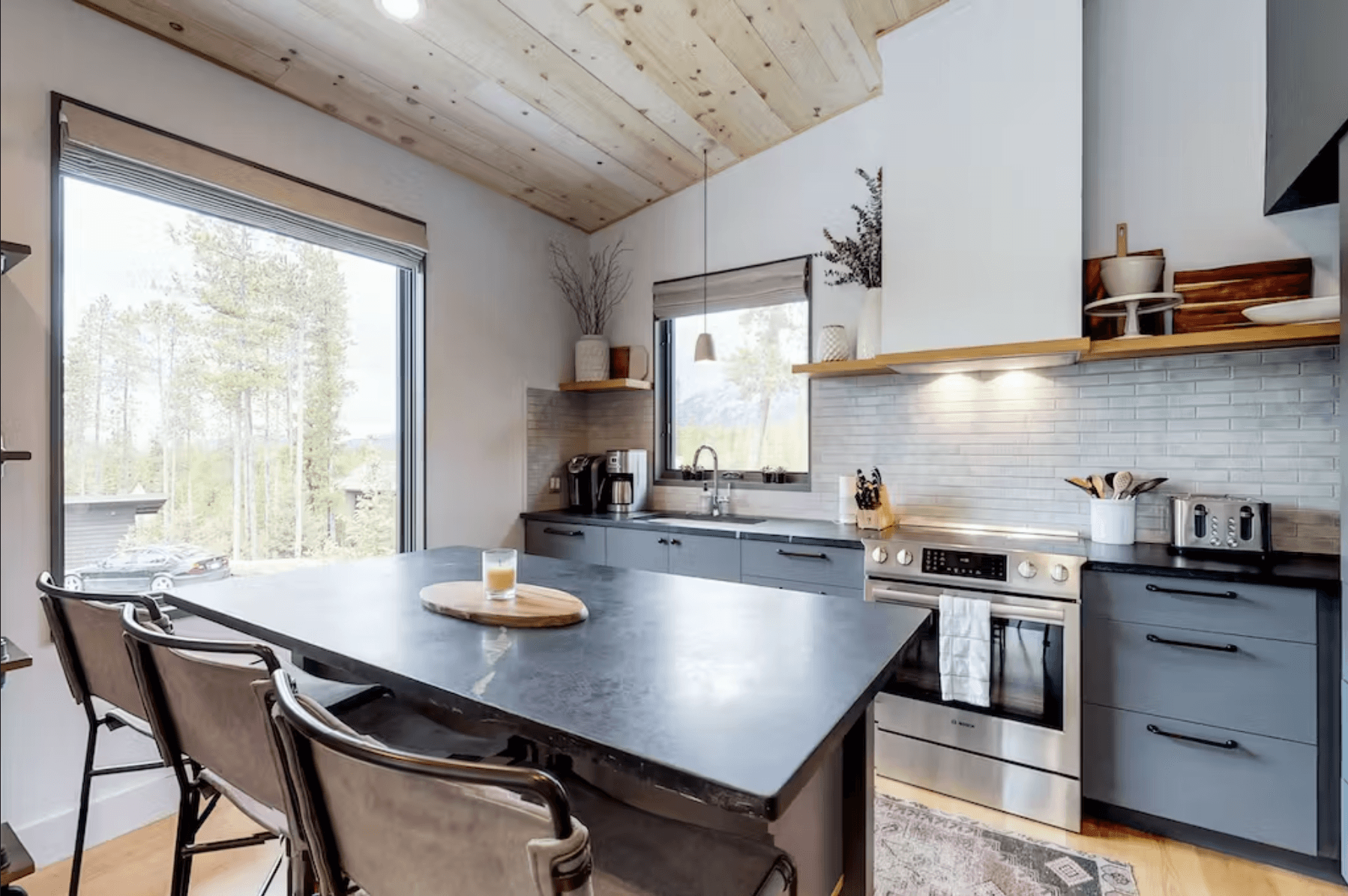 Lake Cabin - Image 7