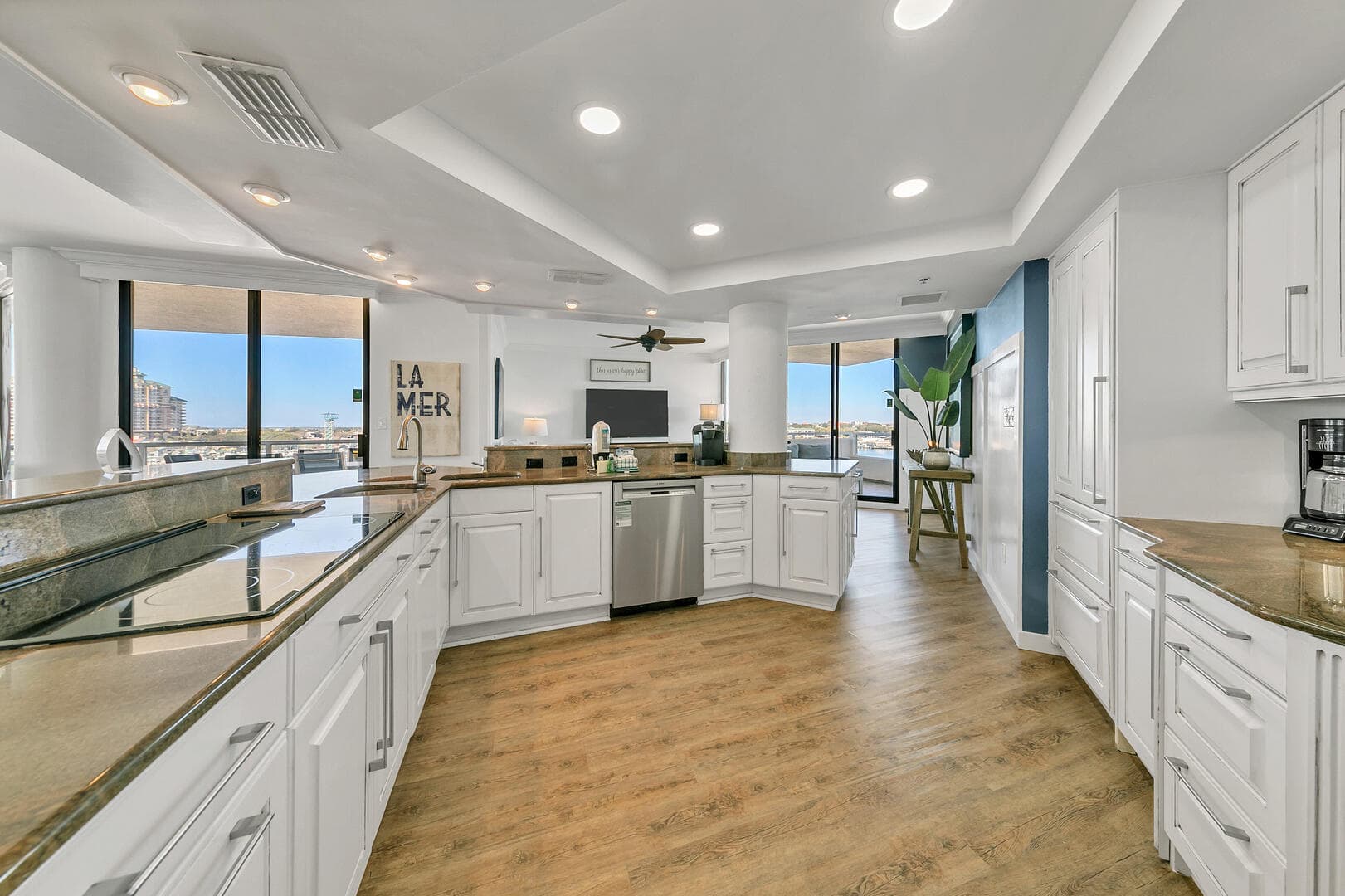 East Pass Towers #603 - Image 8