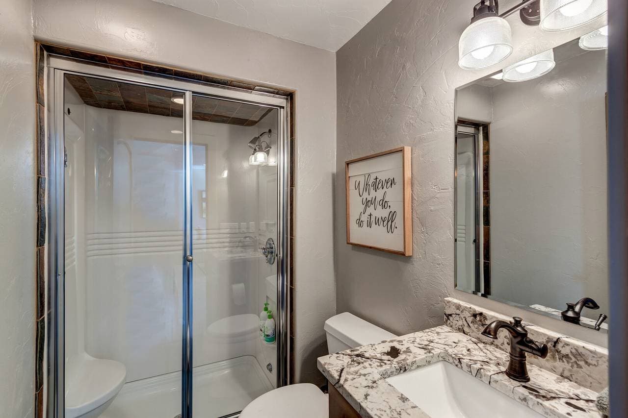 Creekside Escape - Image 30