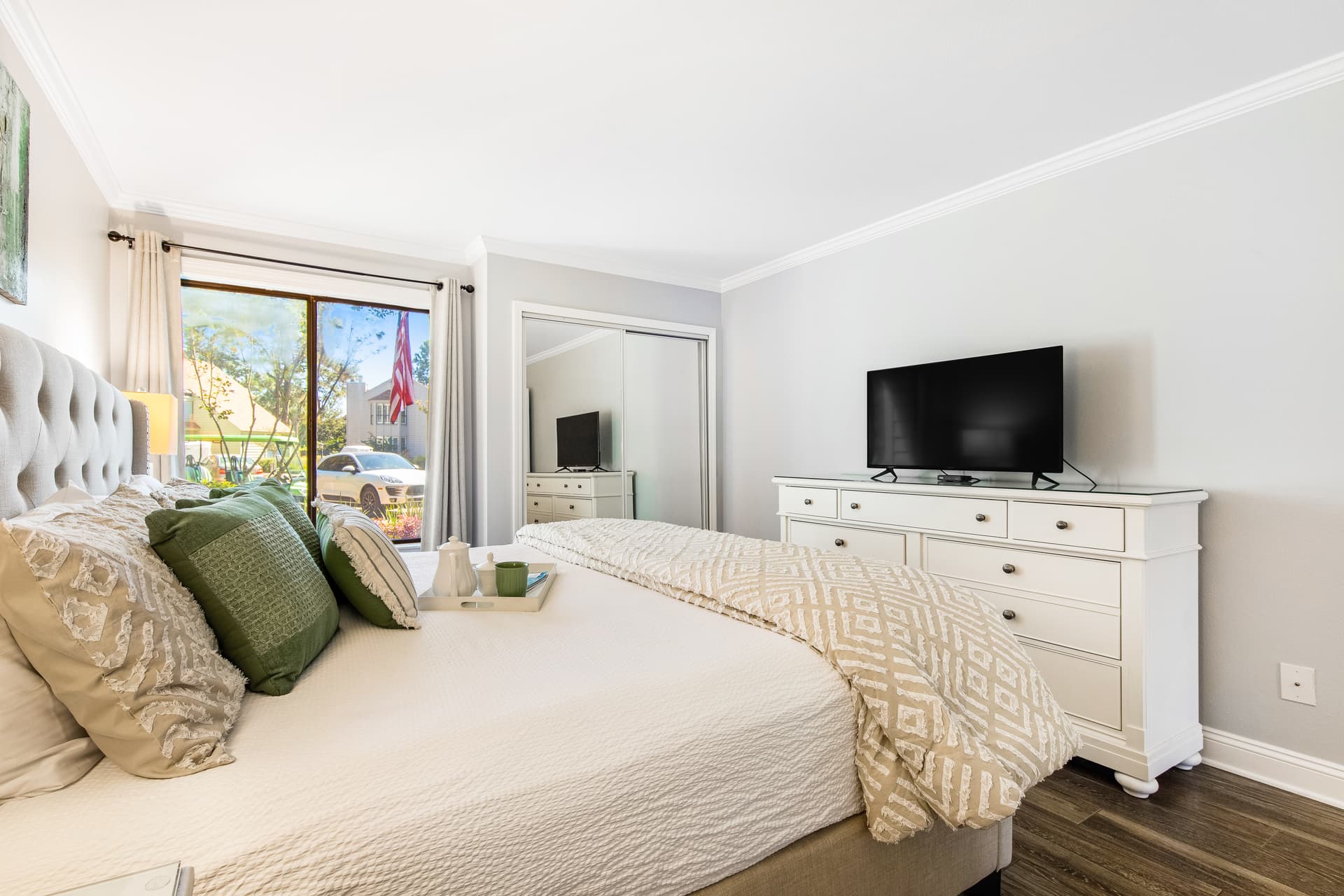 Southern Charm Home - Image 11