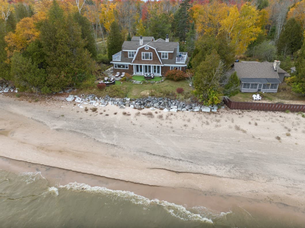 Goettelman's Lake House - Image 78