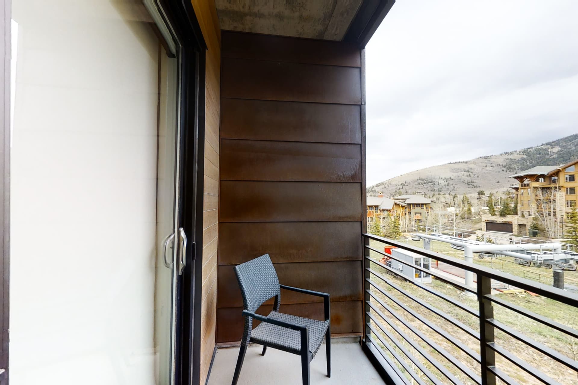 Lift 402 Home - Image 20