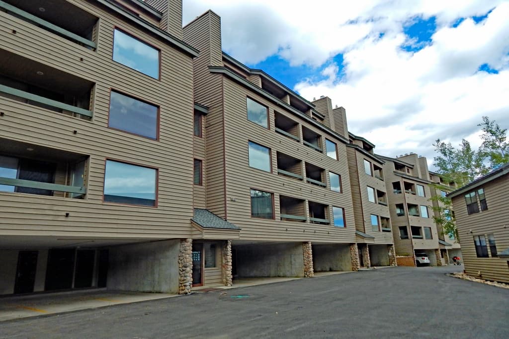 Snowblaze Residence 33 - Image 35