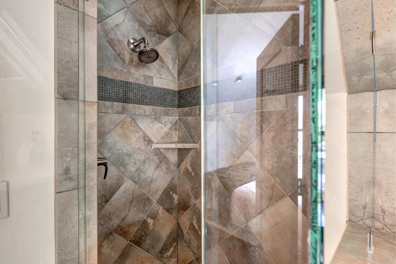 Snowdancer - Image 27