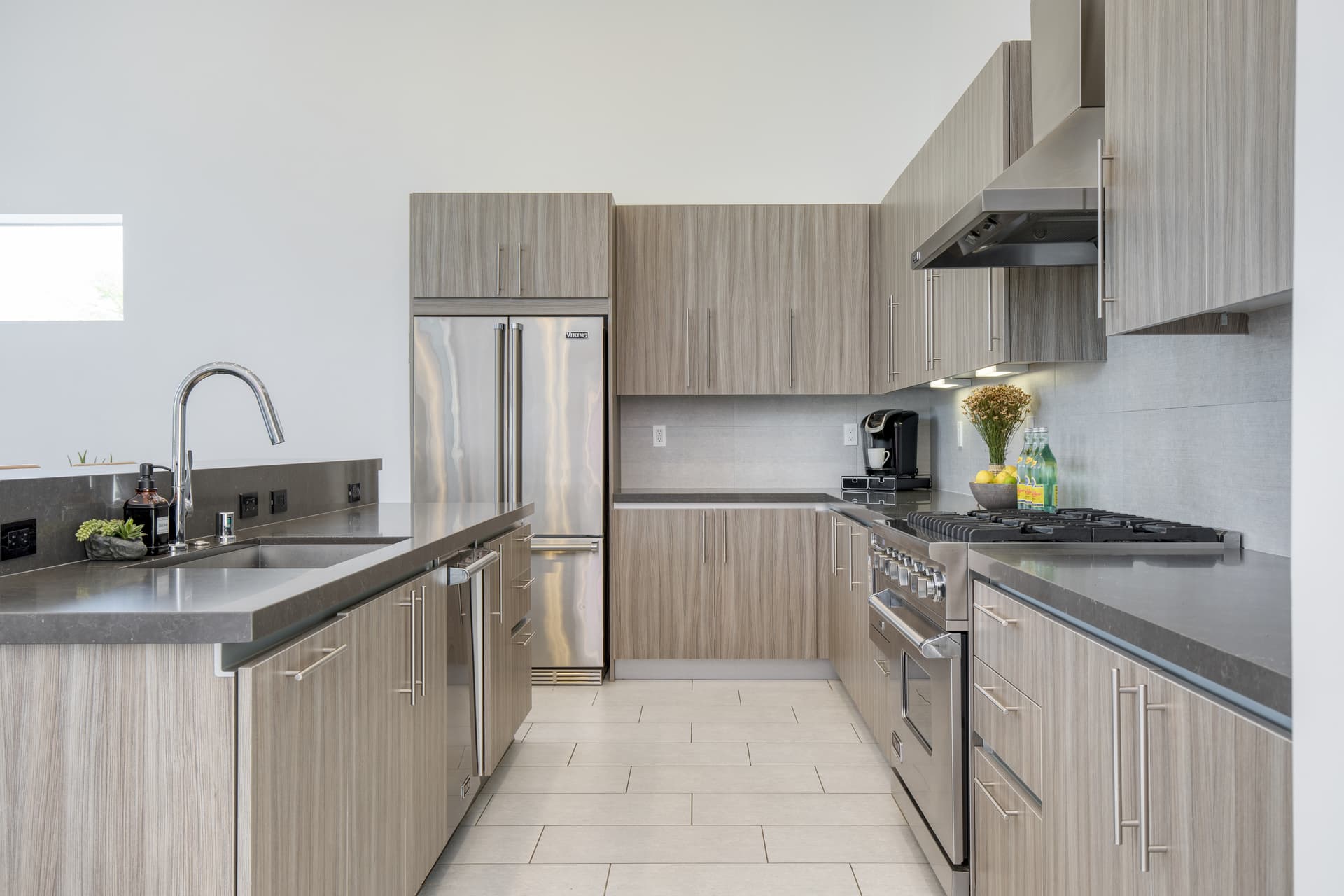 Blue Umbrella Place - Image 11