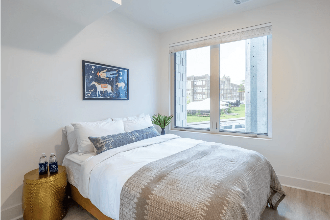 Broadway Residence - Image 13