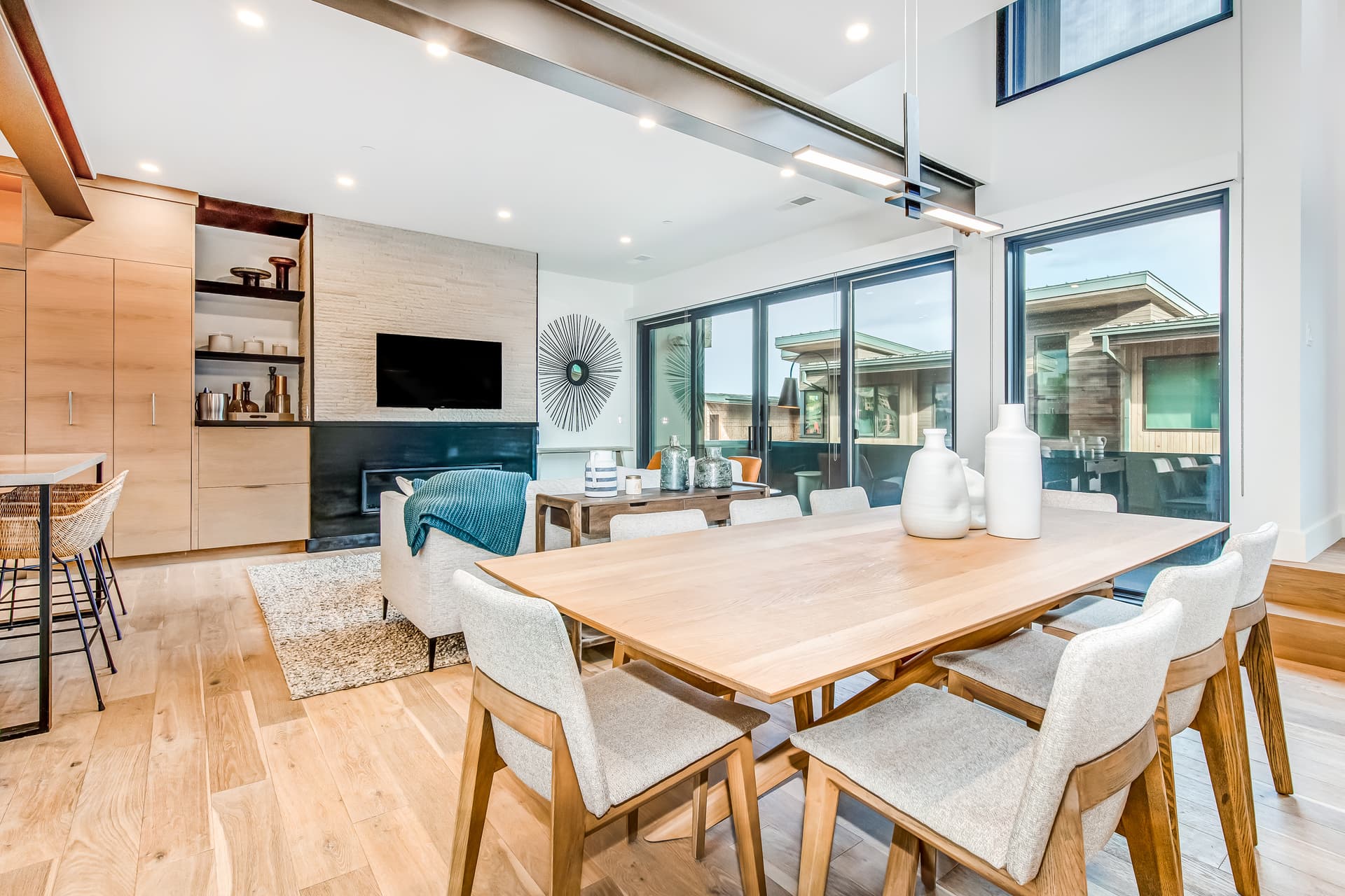 Ridgeline Elegance Place - Image 4