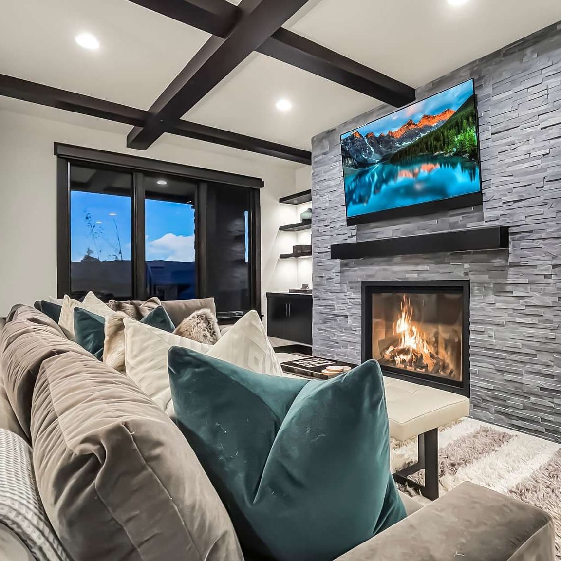 Grande Vistas Estate - Image 1