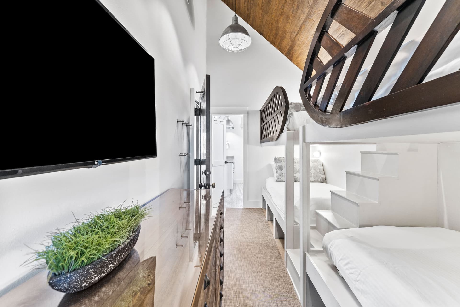 Abba Cottage & Carriage House - Image 31