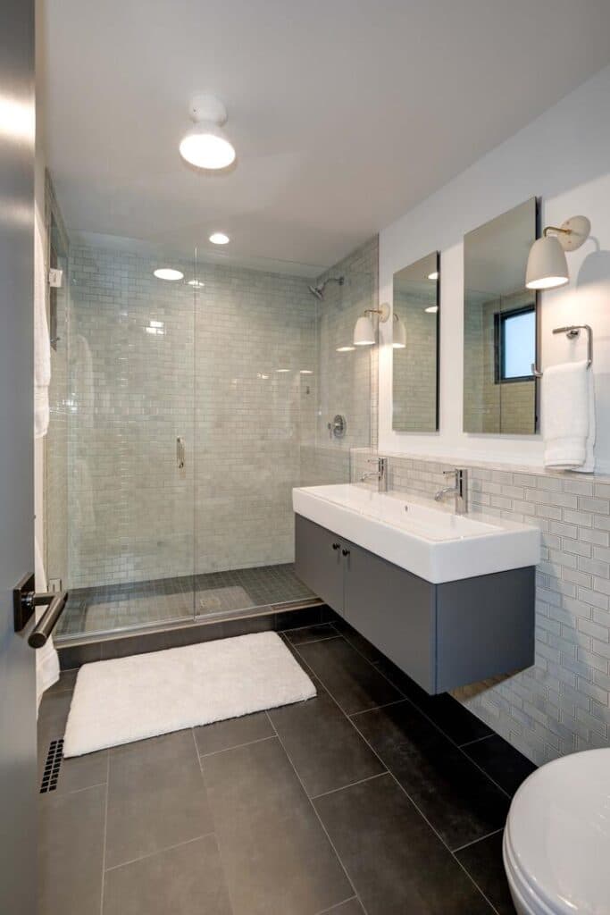 Lake Cabin #12 - Image 12