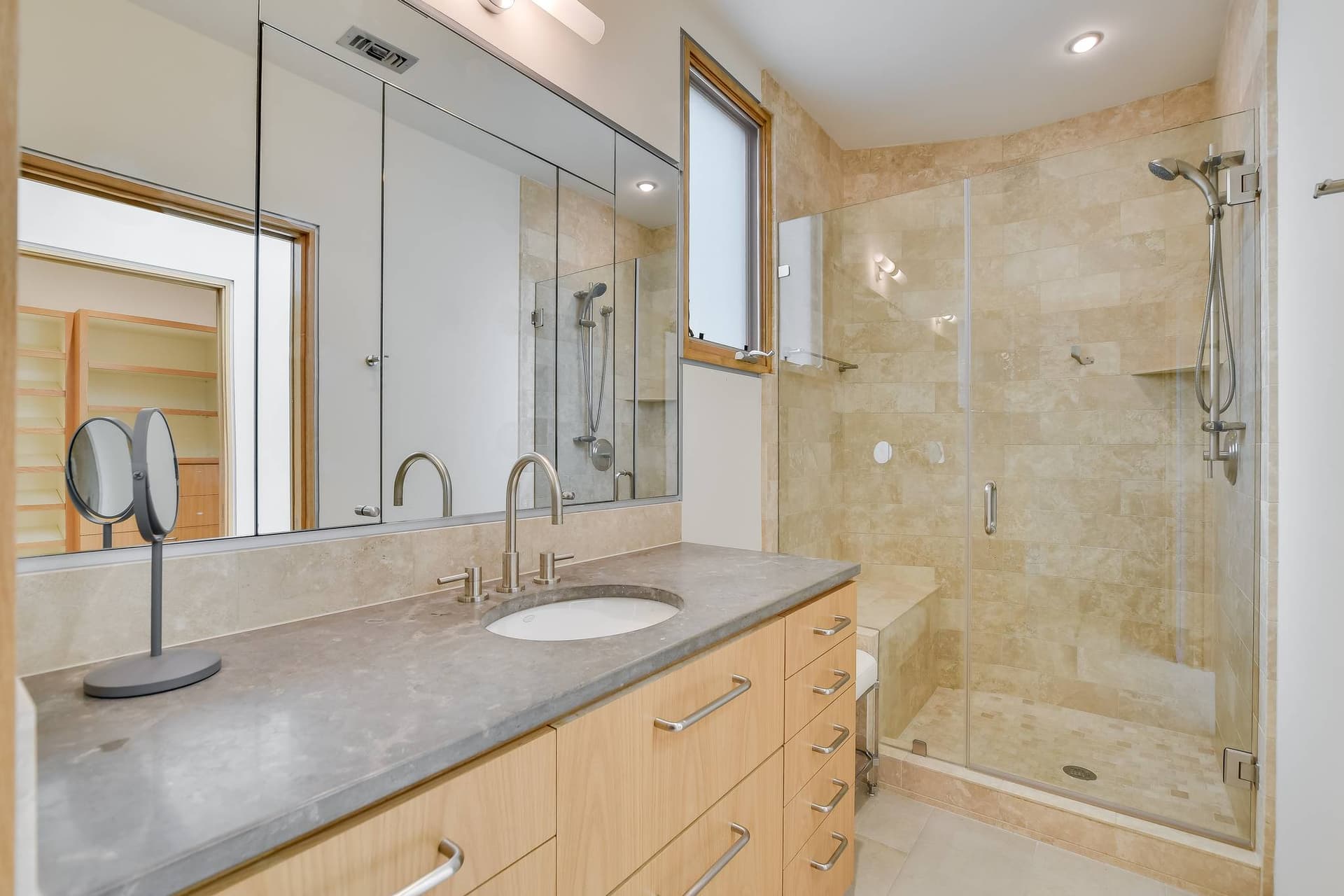 Waterfalls on the Lake Villa - Image 37