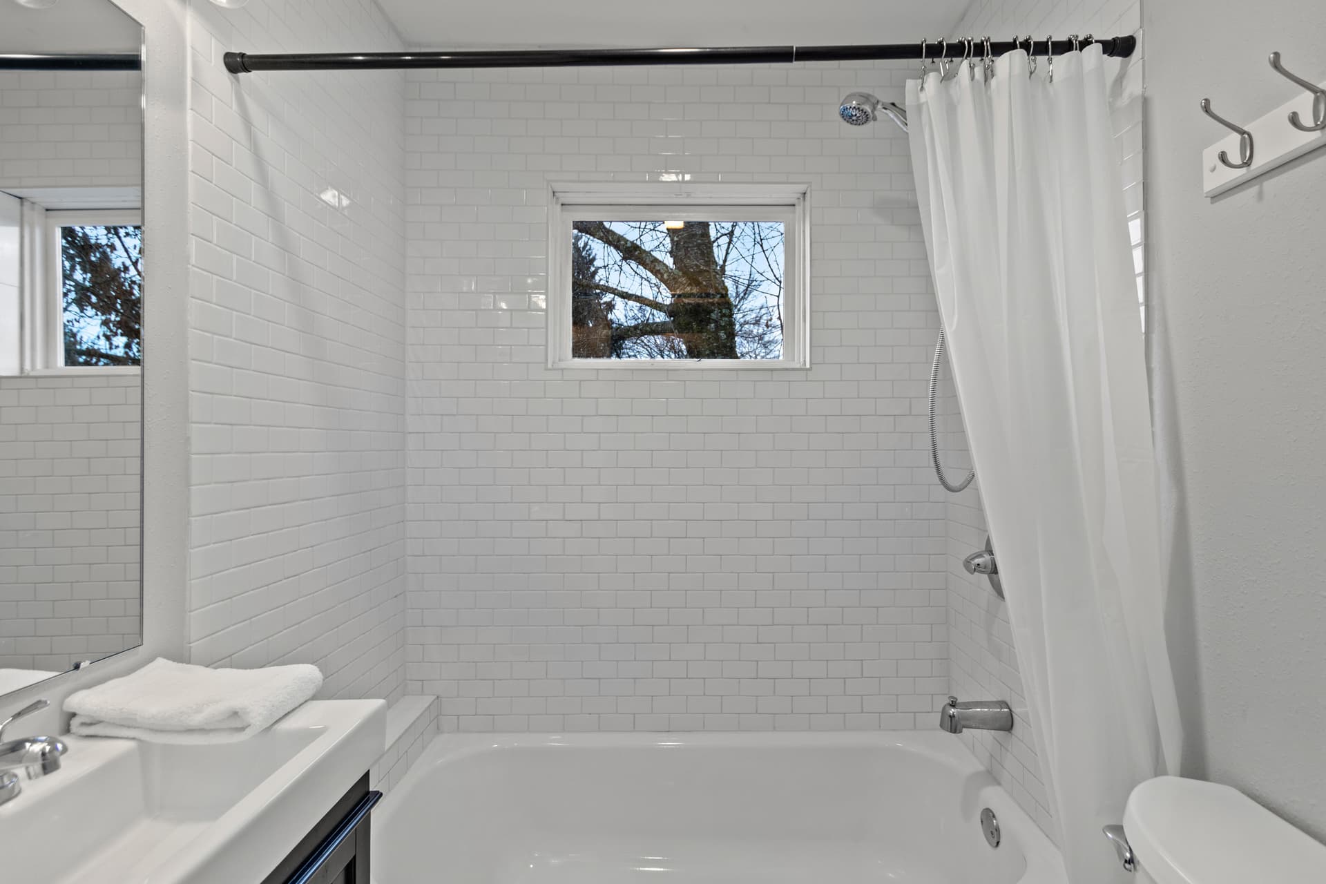 Cottage On The Corner - Image 7