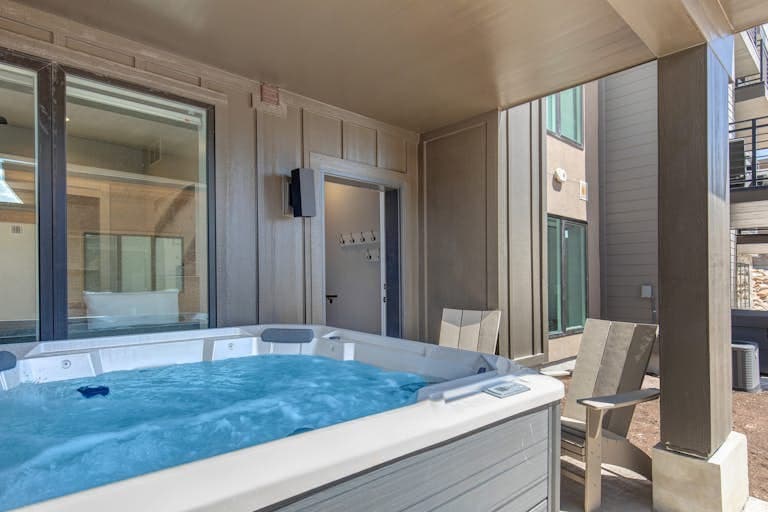 Hideout Hideaway - Image 2