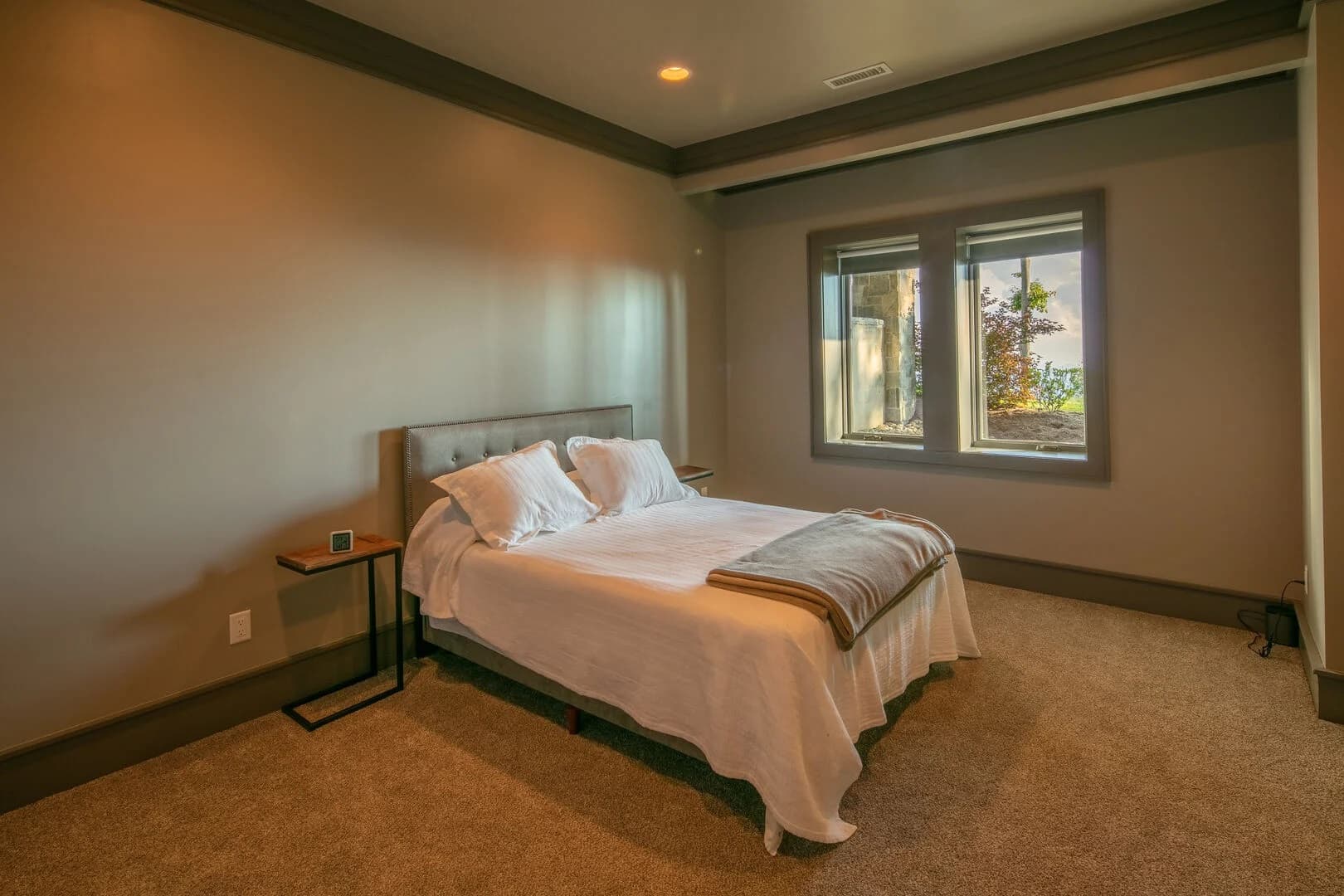 Outside Inn Place - Image 34