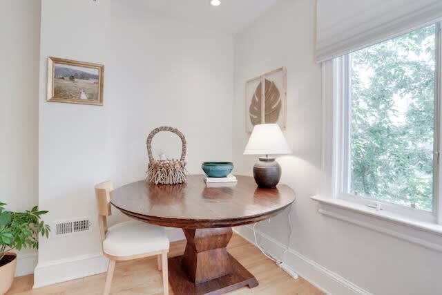 Capitol Comfort - Image 42