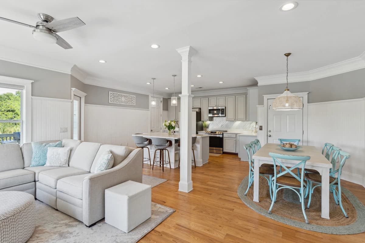 Cameron Palms - Image 2