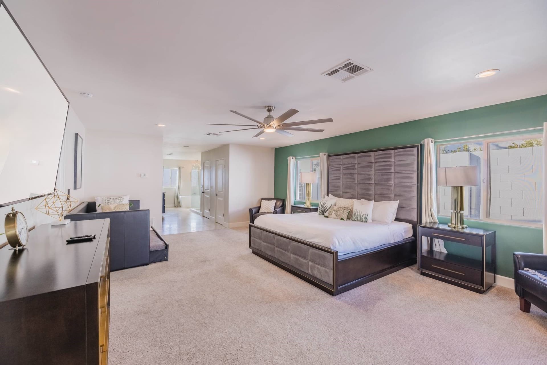 Luxe Resort Retreat - Image 19