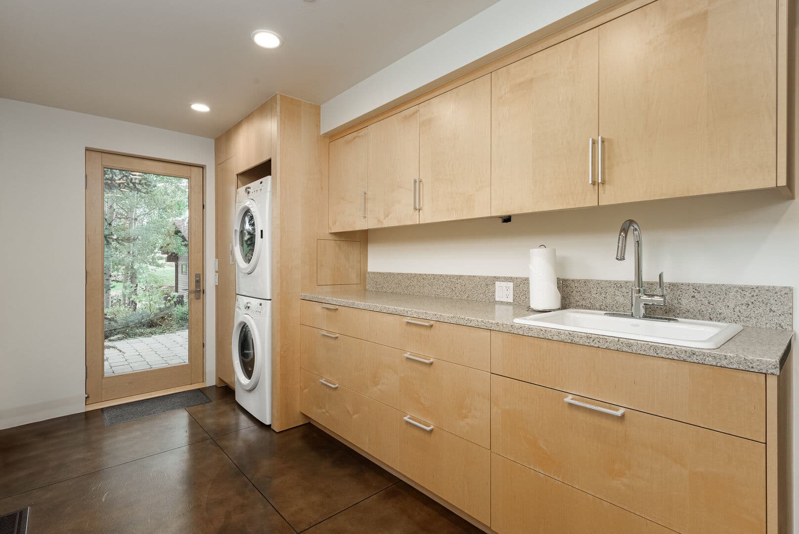 Elkhorn Estate - Image 35