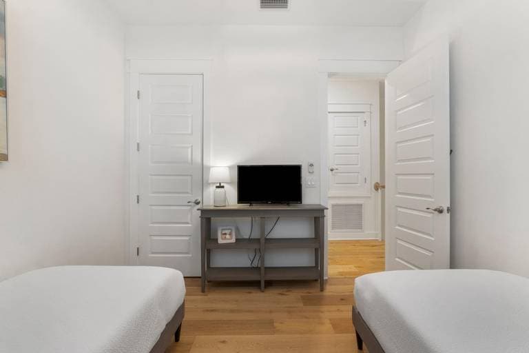 Sunray Haven - Image 19