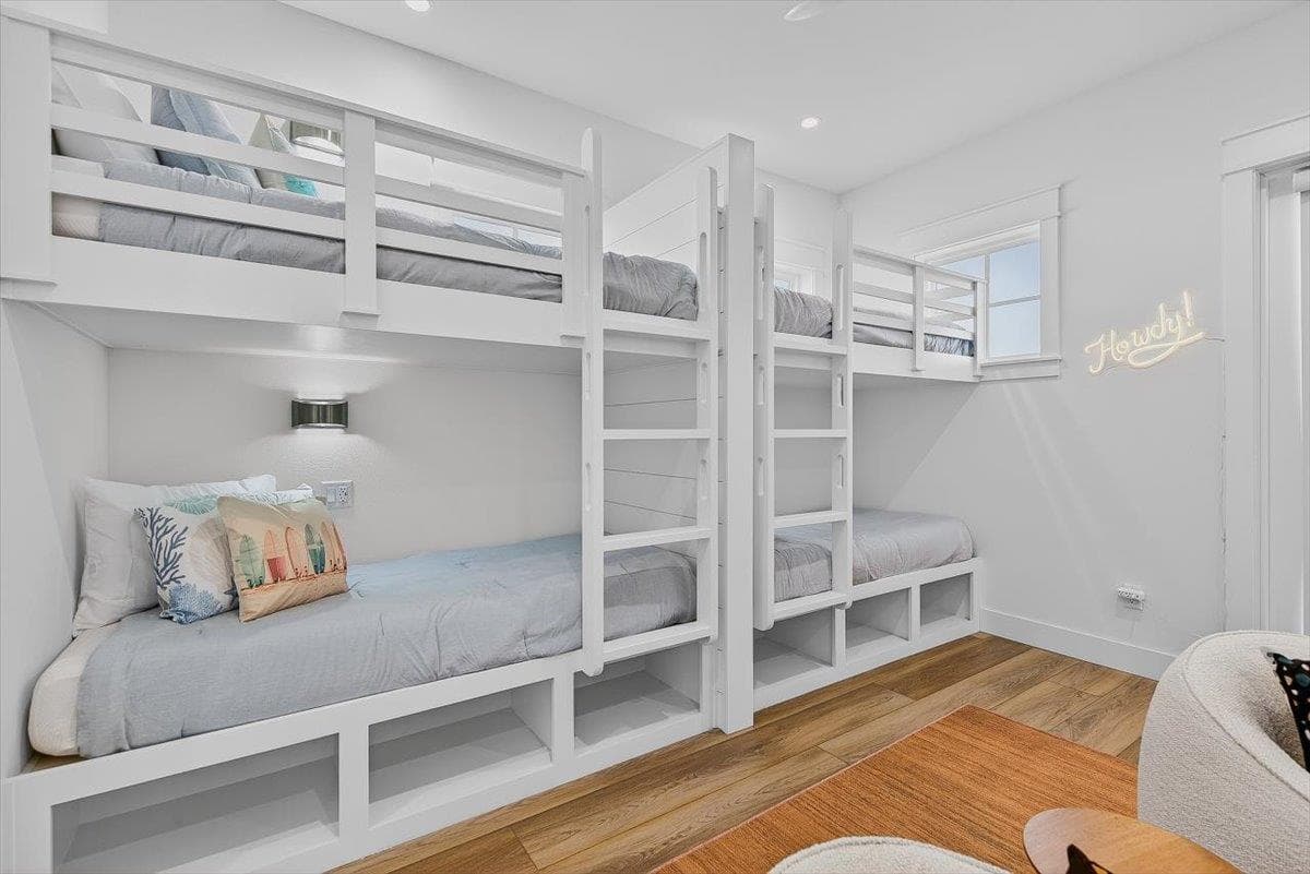 Sunny Shores - Image 26