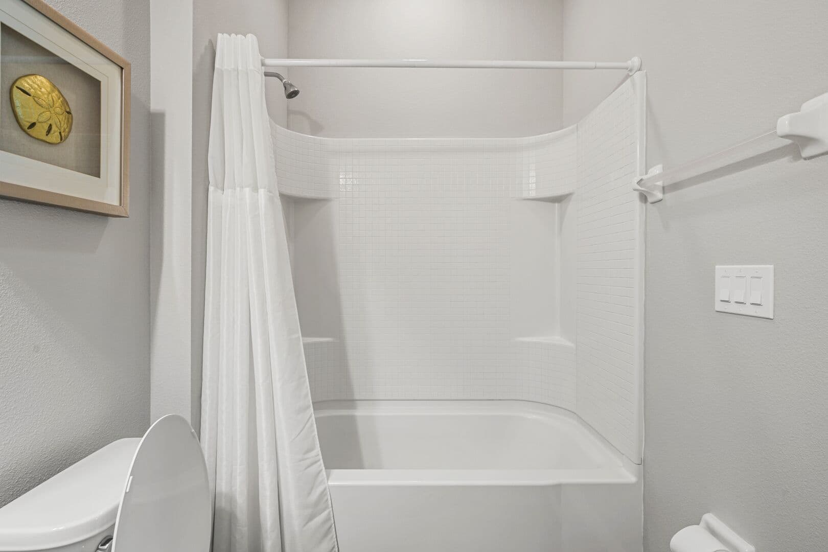 Gallery House - Image 72