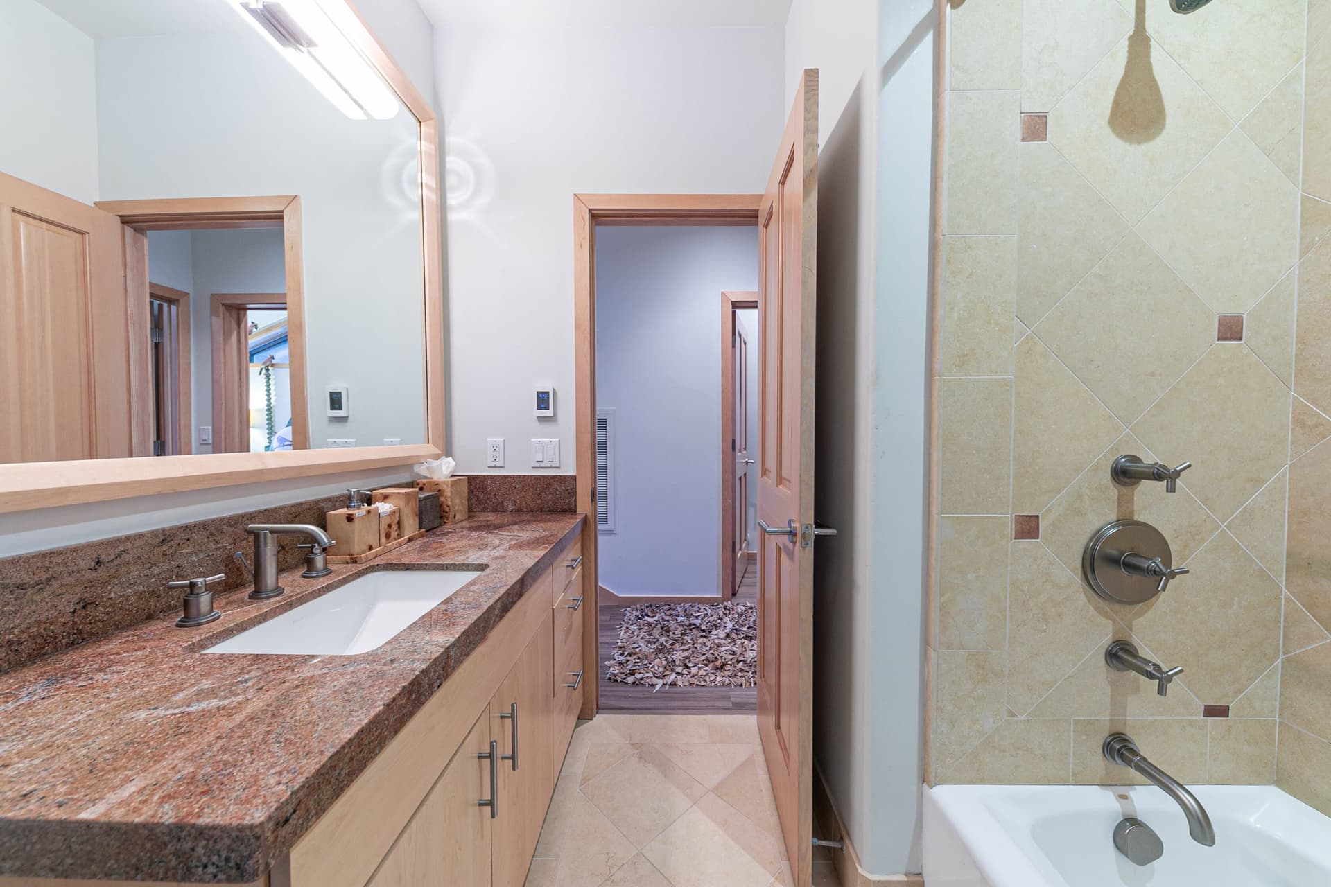 Bright Alpine Retreat - Image 28