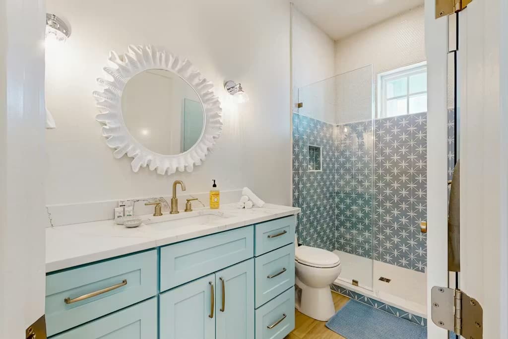 Sip Sip Hooray - Image 19