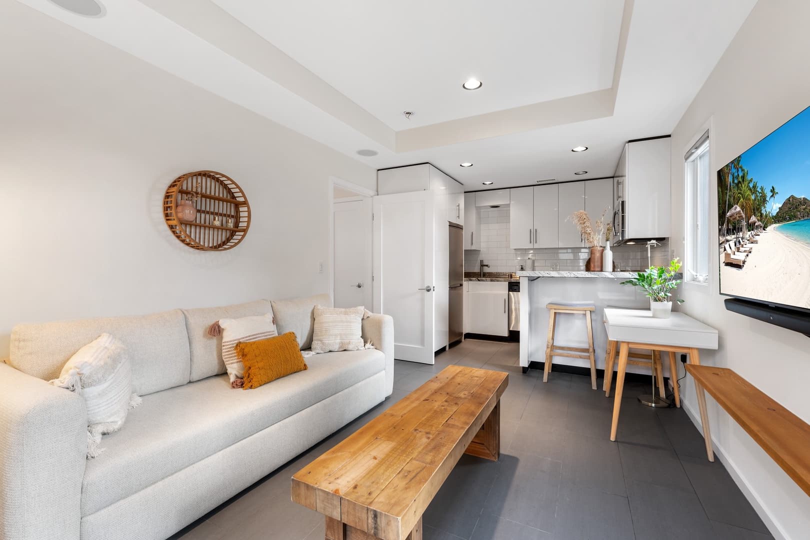 Shoreline Retreat - Image 35