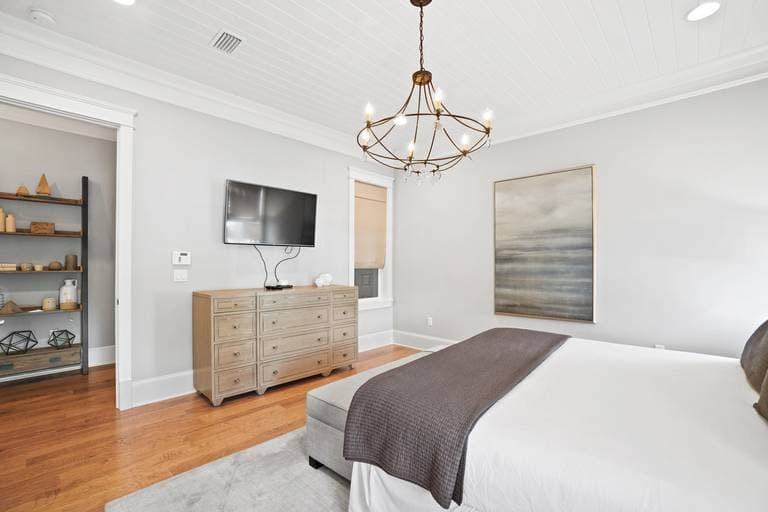 Blue Whale Bungalow - Image 19