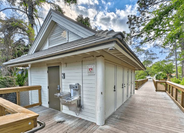 Five Beach Bums - Image 41