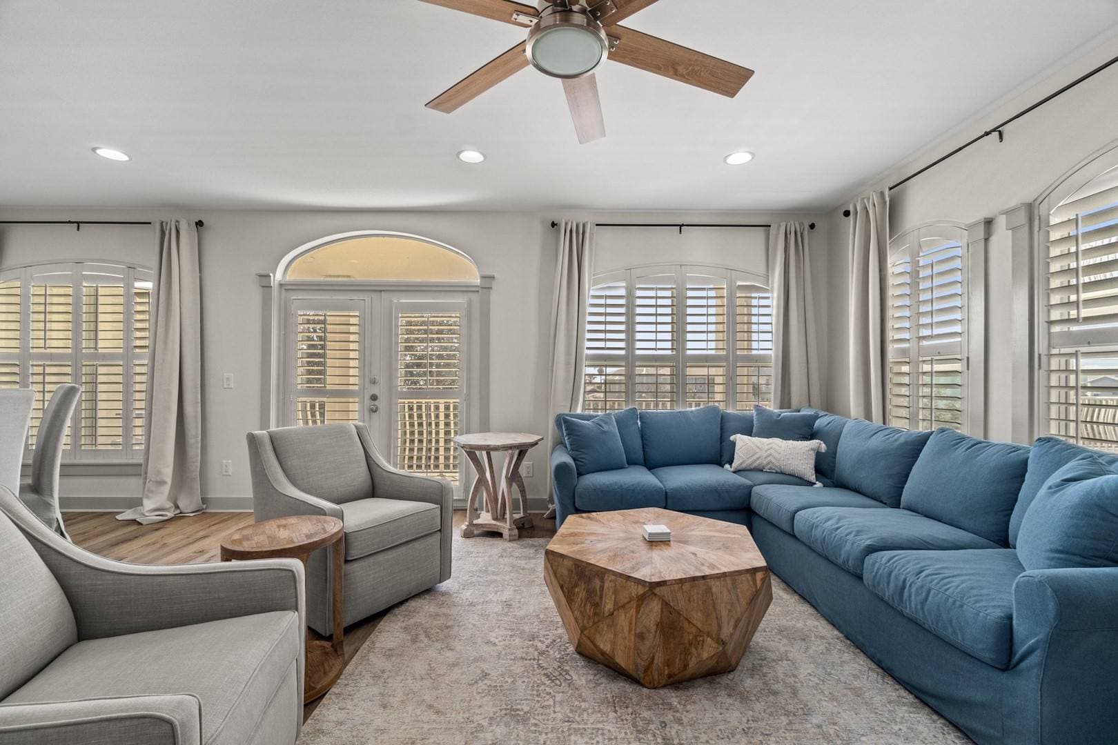 Sandy Buns - Image 7