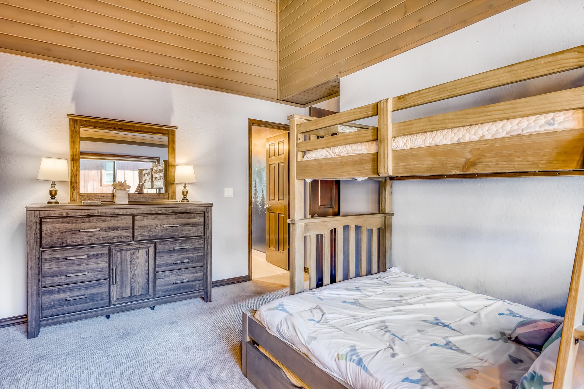 Meadowview Home - Image 21