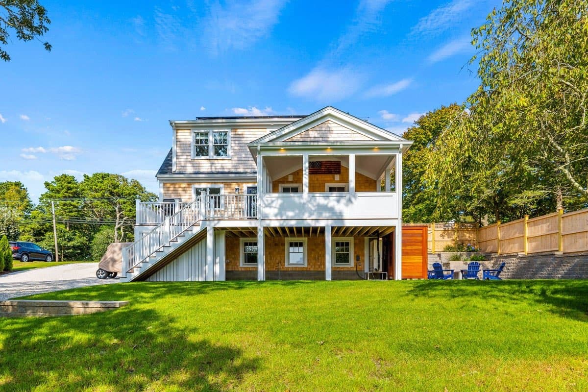 Down Easy - Image 24