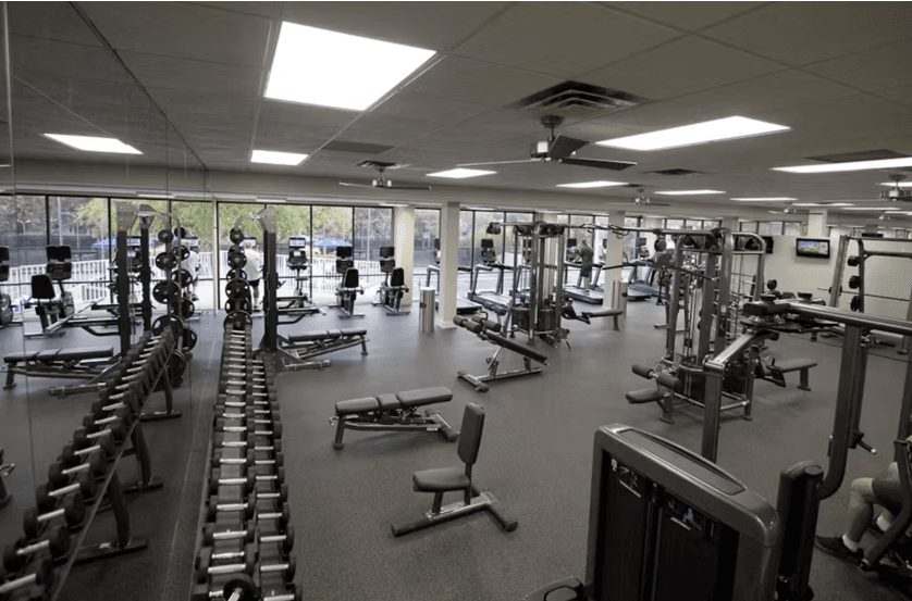 Hook’s Villa - Image 37