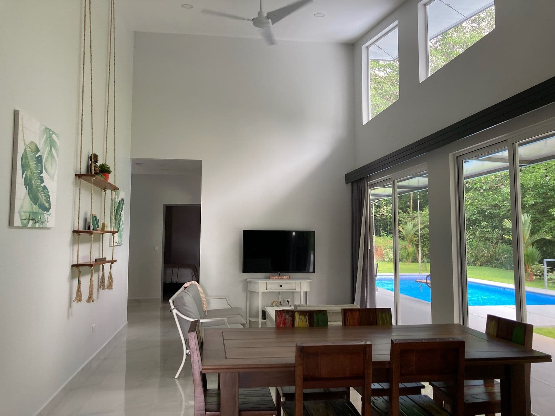 South Family Home - Image 13