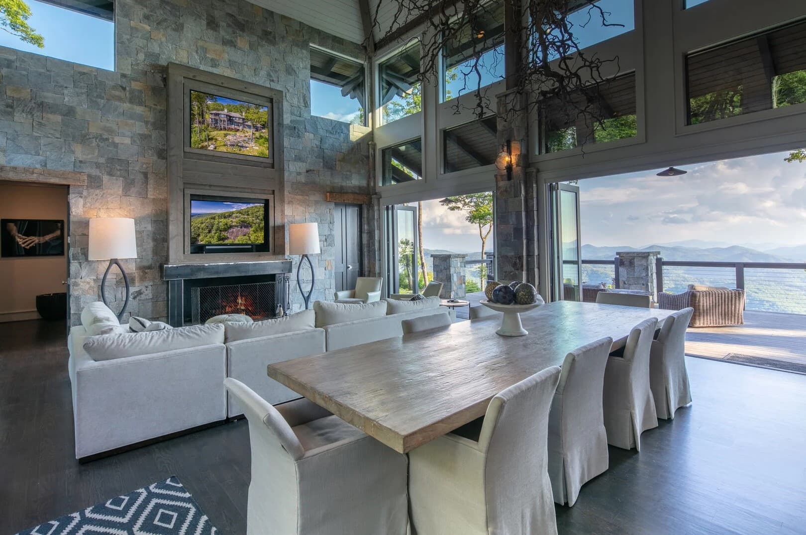 Outside Inn Place - Image 3