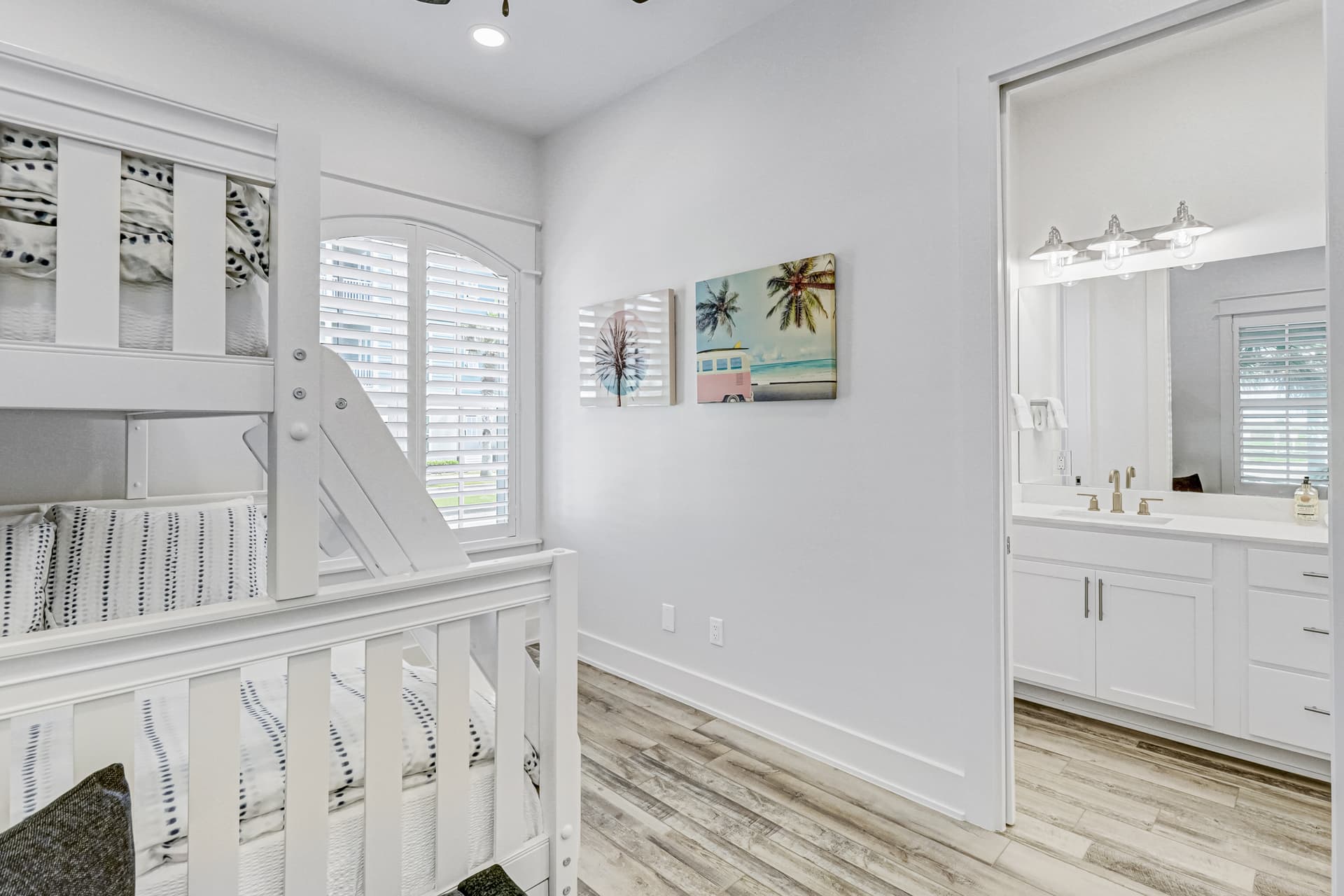 Sunset Avenue Stunner - Image 21