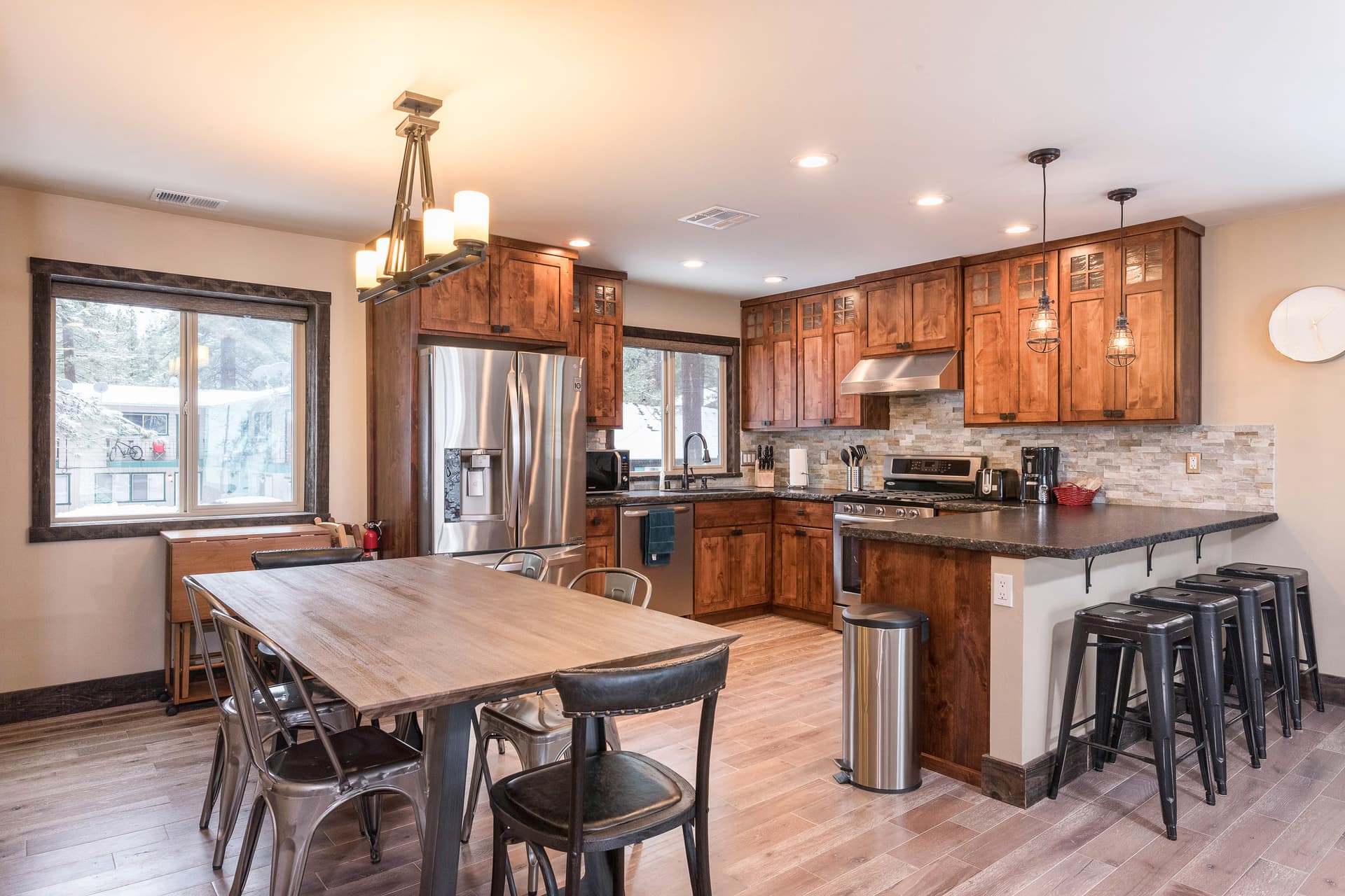 Blue Lakeview Place - Image 3