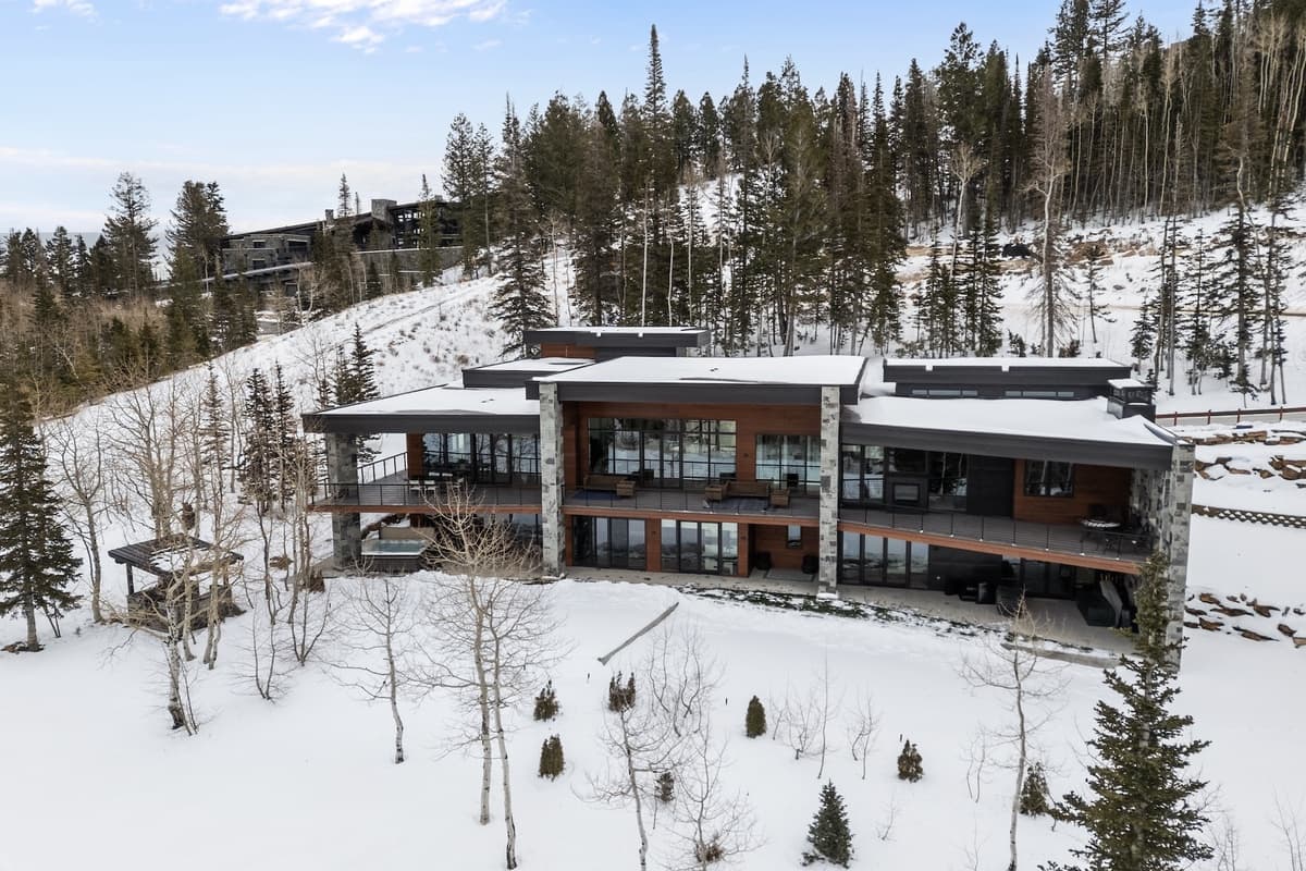 Quicksilver Haus - Image 87