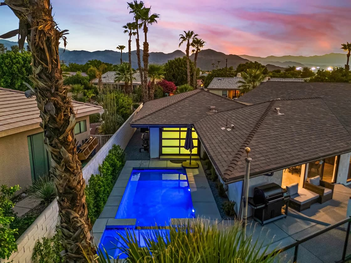 Edgy House - Image 24