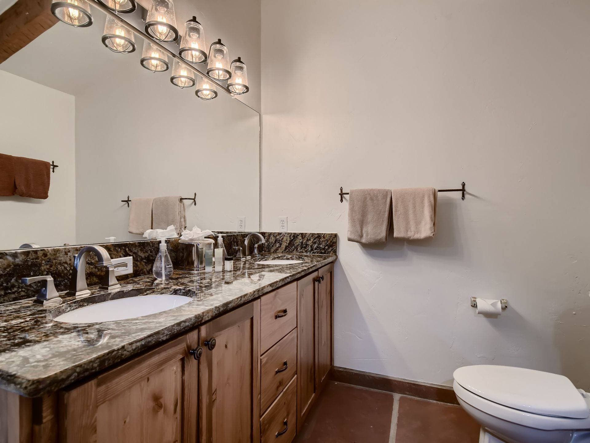 Lodge at Ski Hill - Image 11