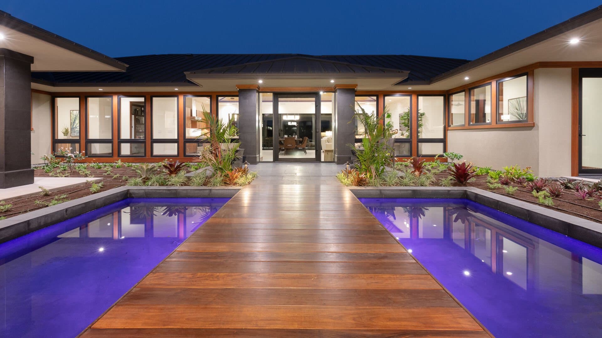 Hawaiian Elegance - Image 73