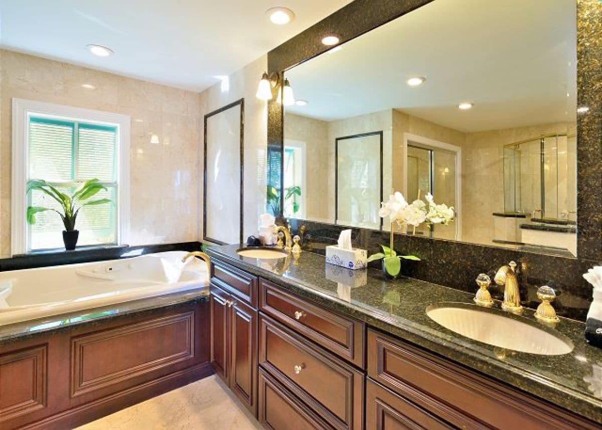 Southern Comfort - Image 13