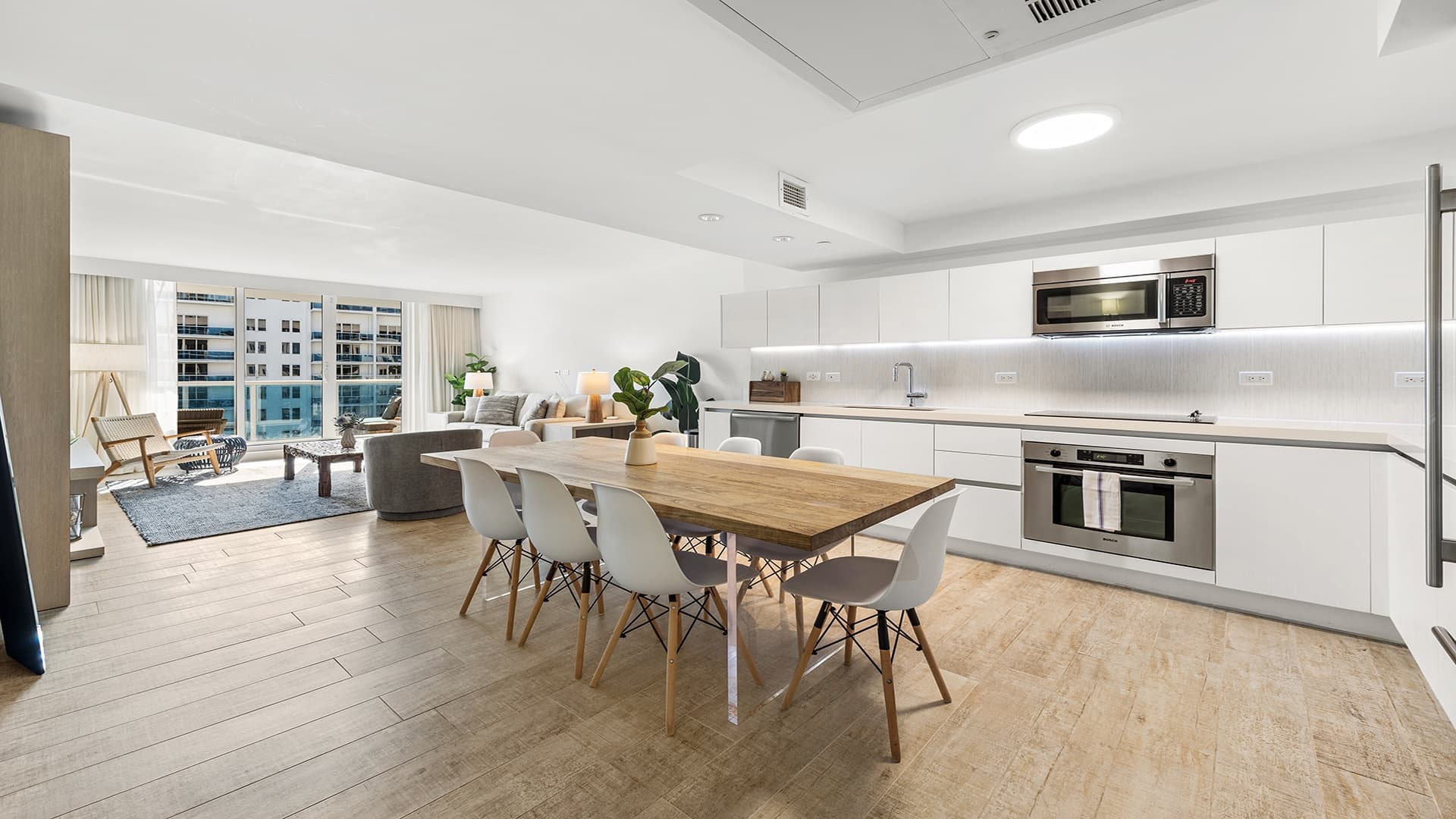 1 Hotel & Homes Residence #1412 - Image 10